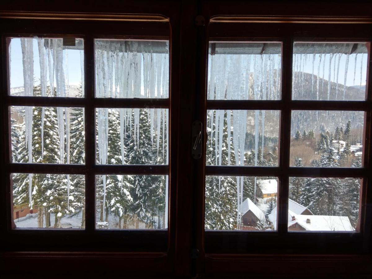 Grandpa'S Hidden Crib, 6 Bedroom, Pet Friendly Sinaia Esterno foto