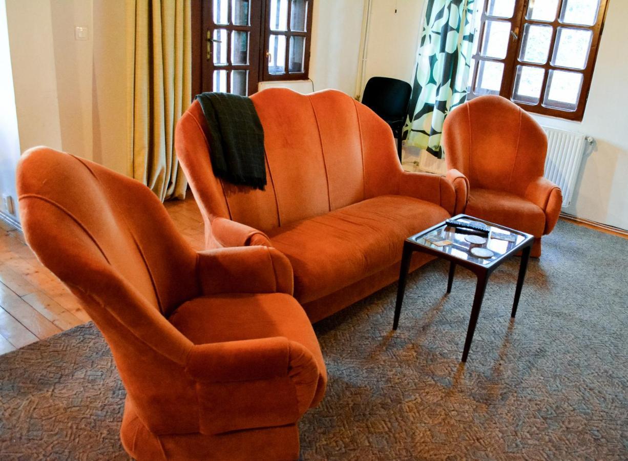 Grandpa'S Hidden Crib, 6 Bedroom, Pet Friendly Sinaia Esterno foto