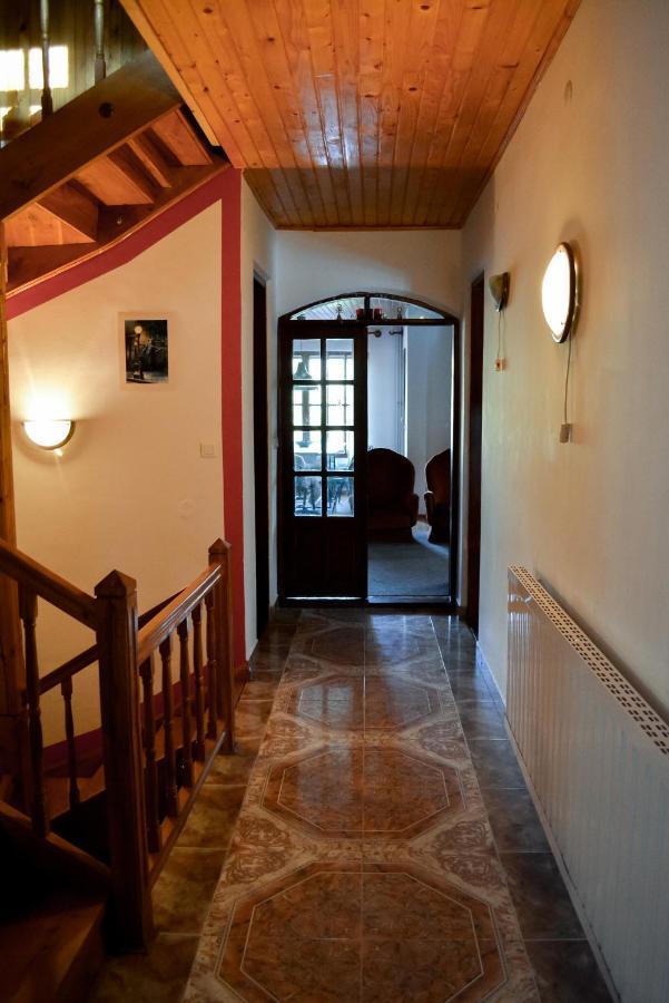 Grandpa'S Hidden Crib, 6 Bedroom, Pet Friendly Sinaia Esterno foto