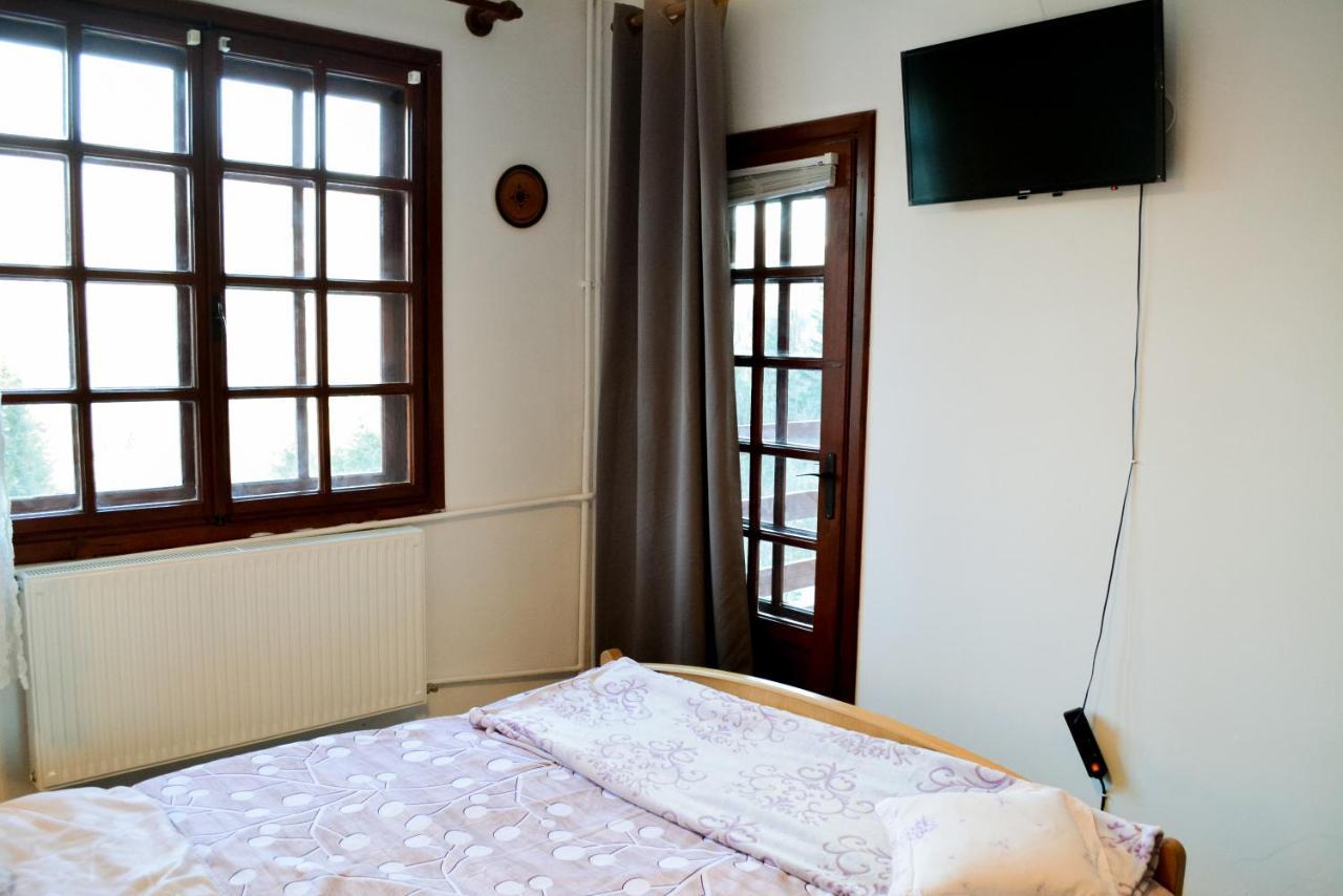 Grandpa'S Hidden Crib, 6 Bedroom, Pet Friendly Sinaia Esterno foto