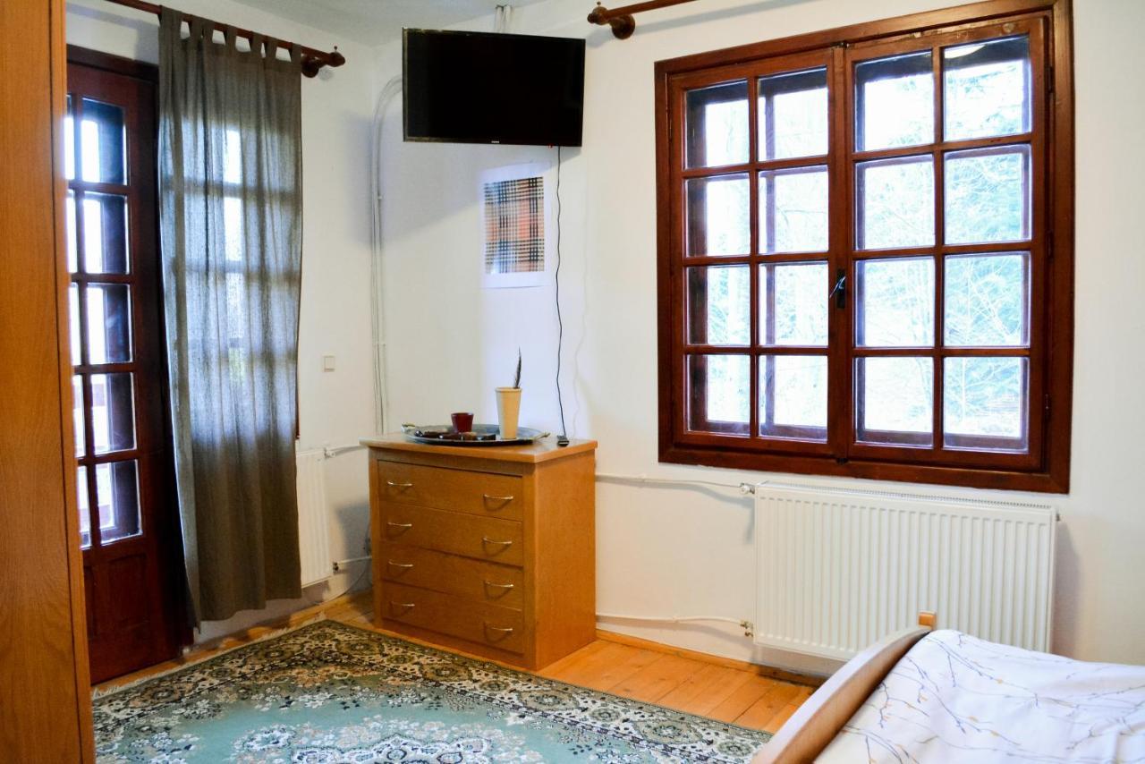 Grandpa'S Hidden Crib, 6 Bedroom, Pet Friendly Sinaia Esterno foto
